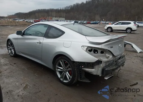 2010 Hyundai Genesis 2.0T Track z USA, uszkodzony, nr VIN KMHHT6KD3AU023811